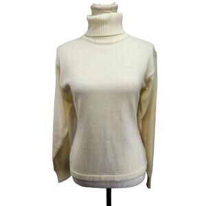 Karen Scott. Vintage, Cream Turtleneck Sweater. Size: Small